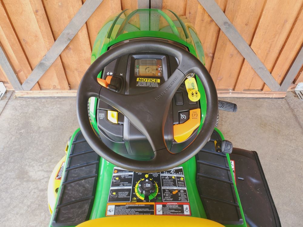
								2022 John Deere X370 full									
