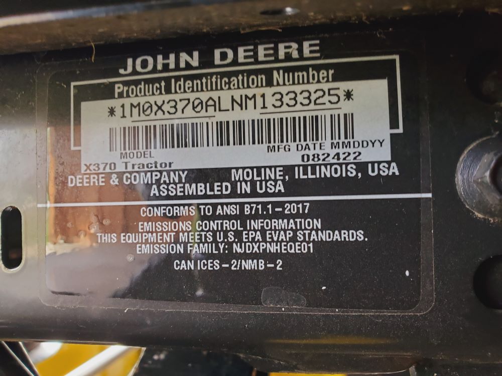 
								2022 John Deere X370 full									