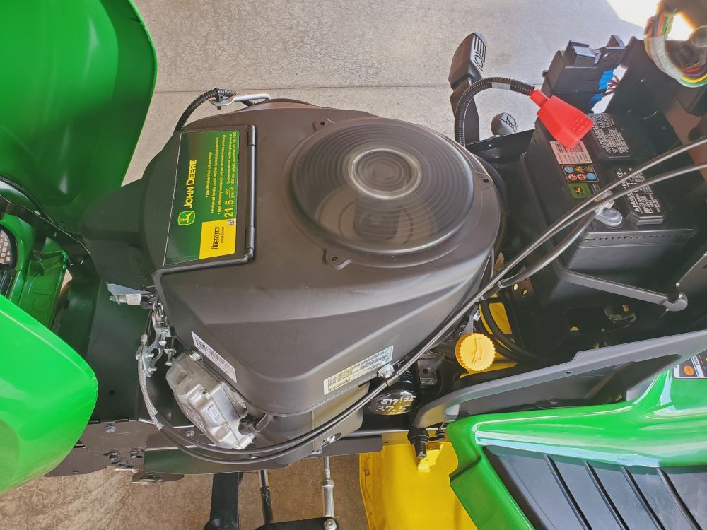 
								2022 John Deere X370 full									