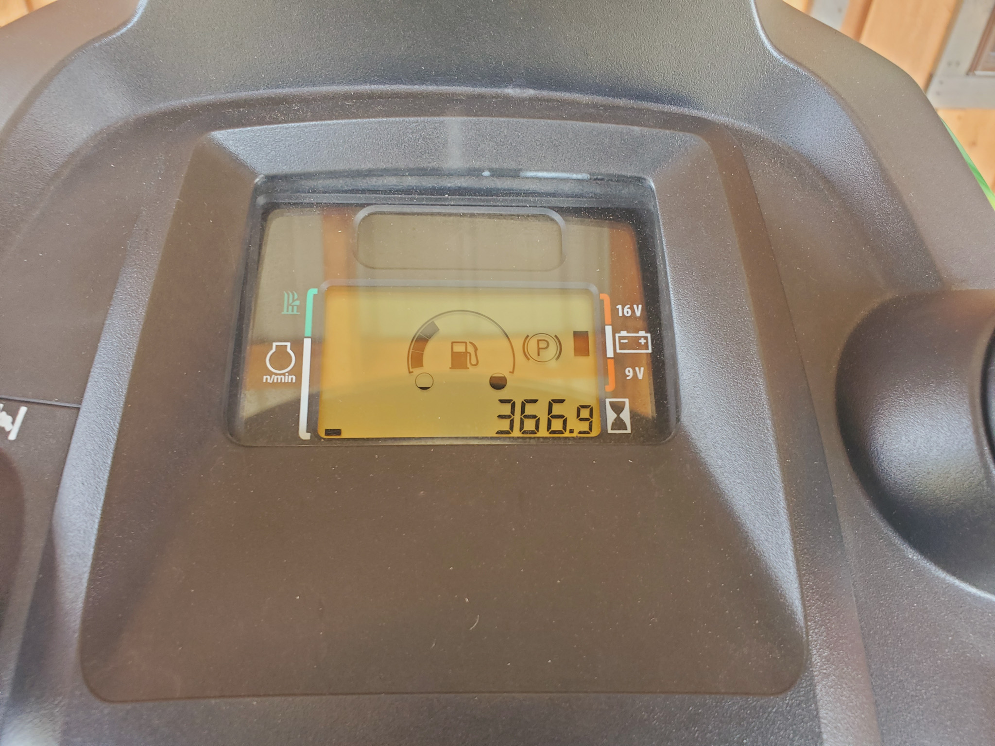 
								2017 John Deere X570 full									