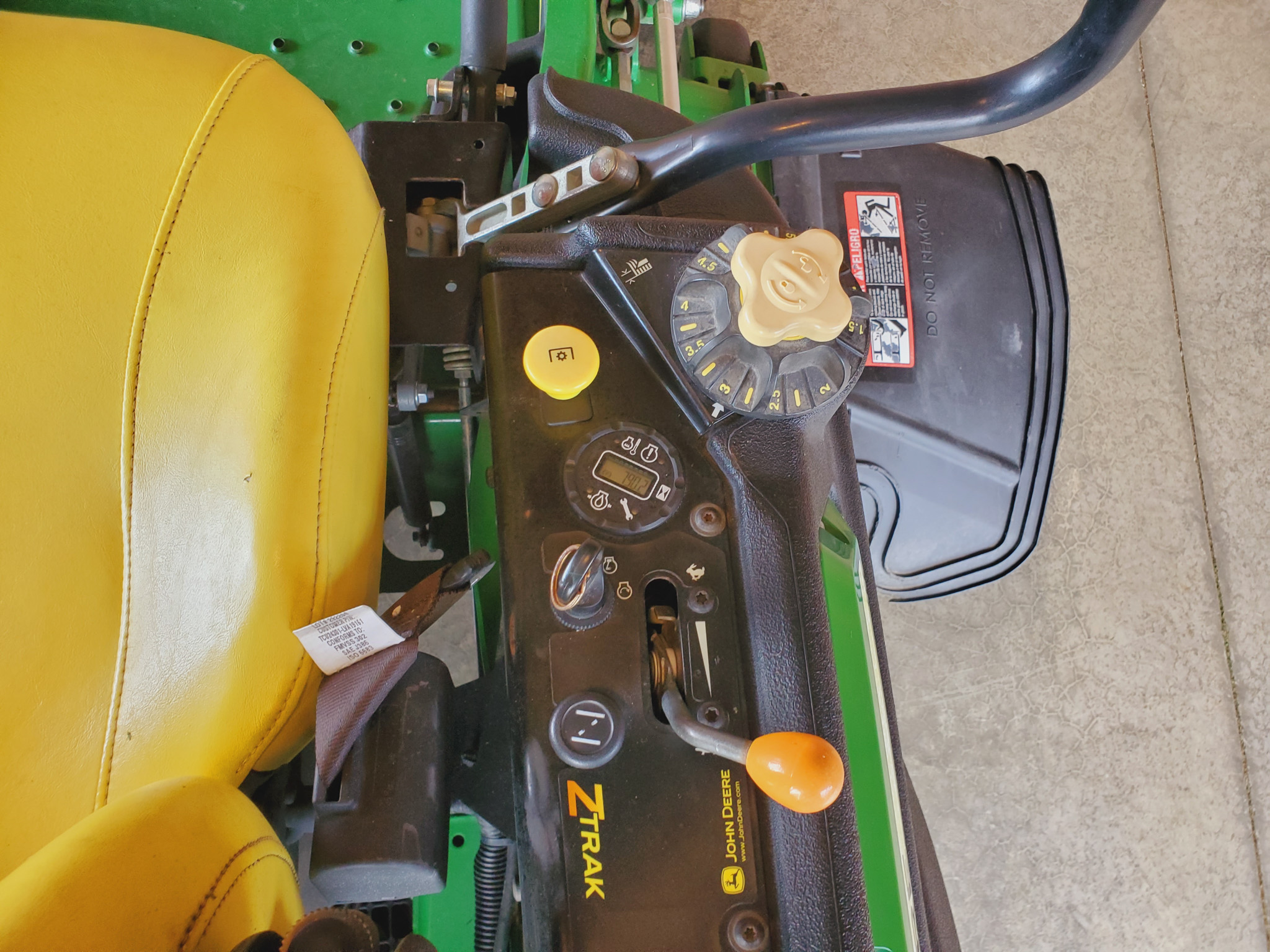
								2015 John Deere Z920M full									