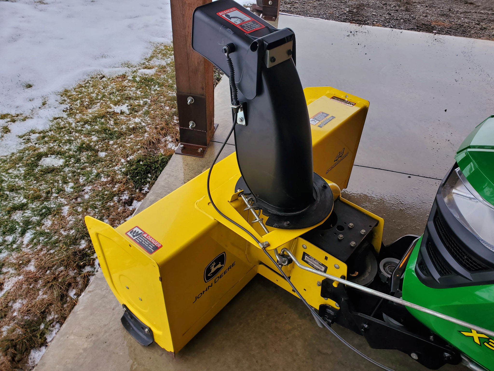 
								2022 John Deere X370 full									