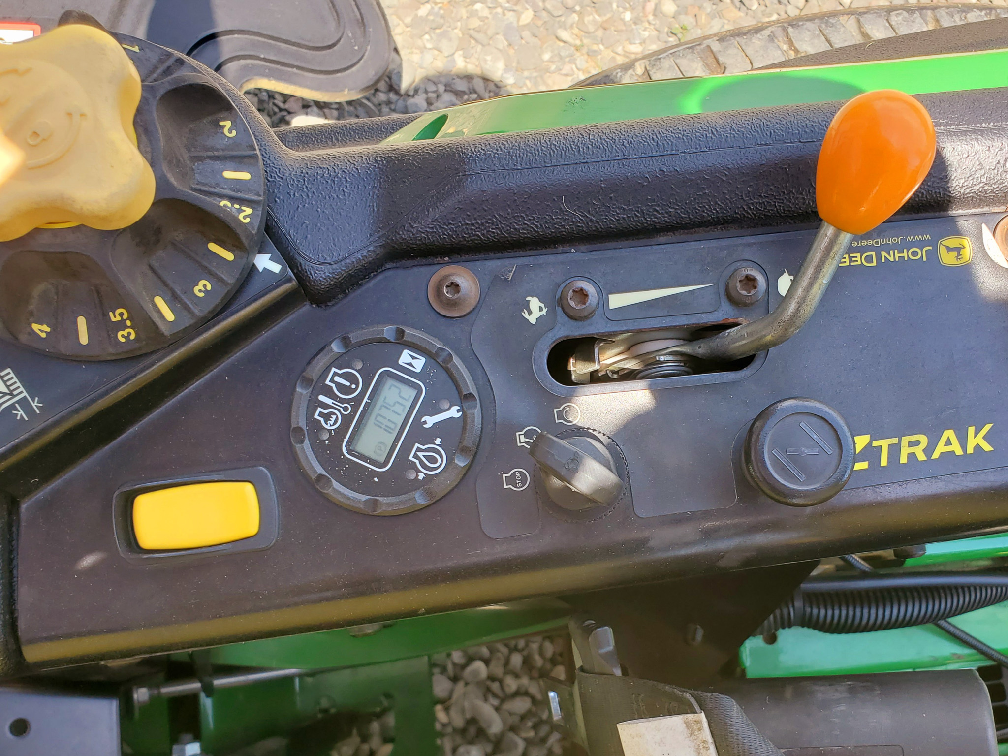 
								2023 John Deere Z930M Commercial Zero Turn Lawn Mower full									