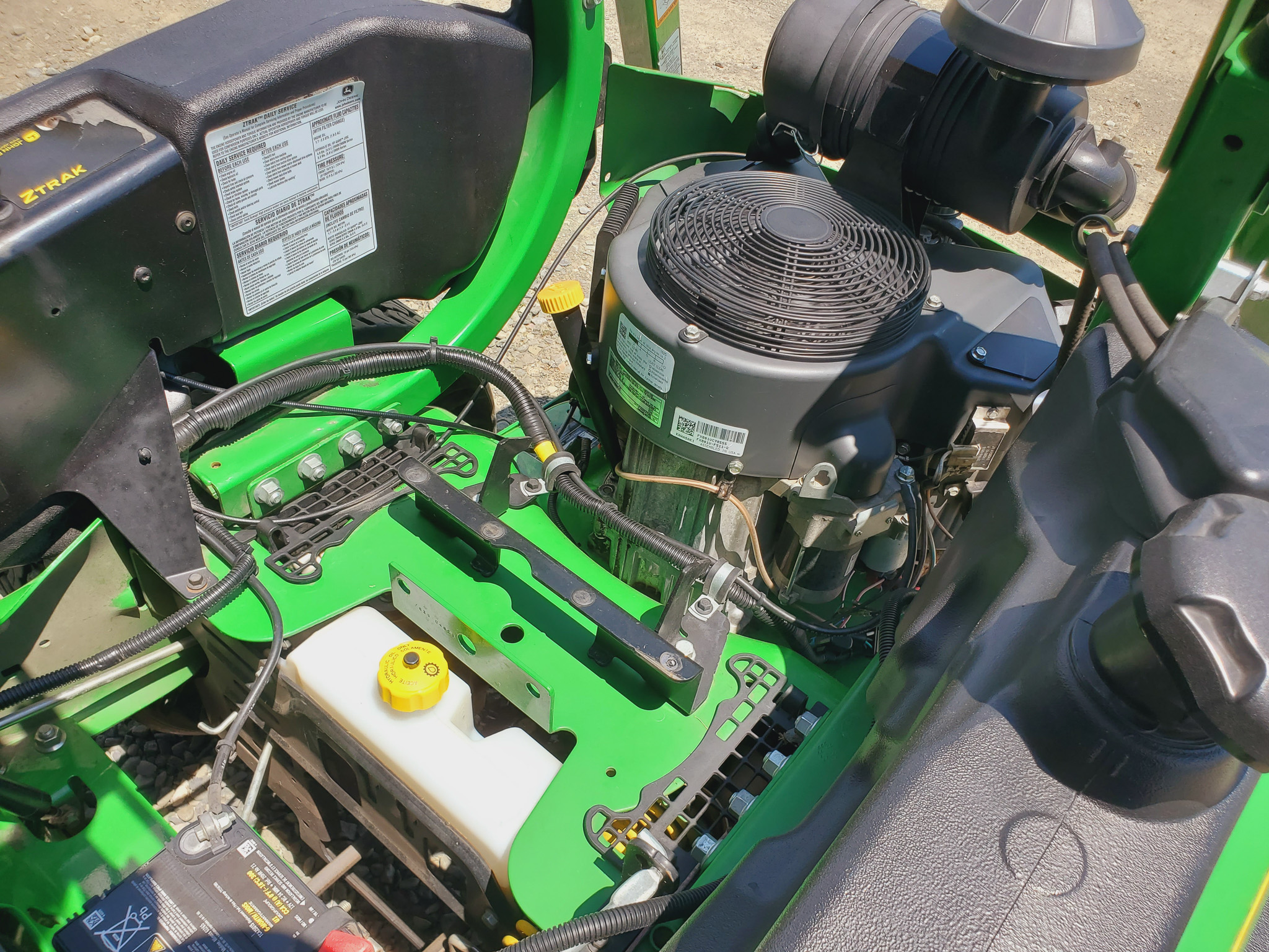 
								2023 John Deere Z930M Commercial Zero Turn Lawn Mower full									