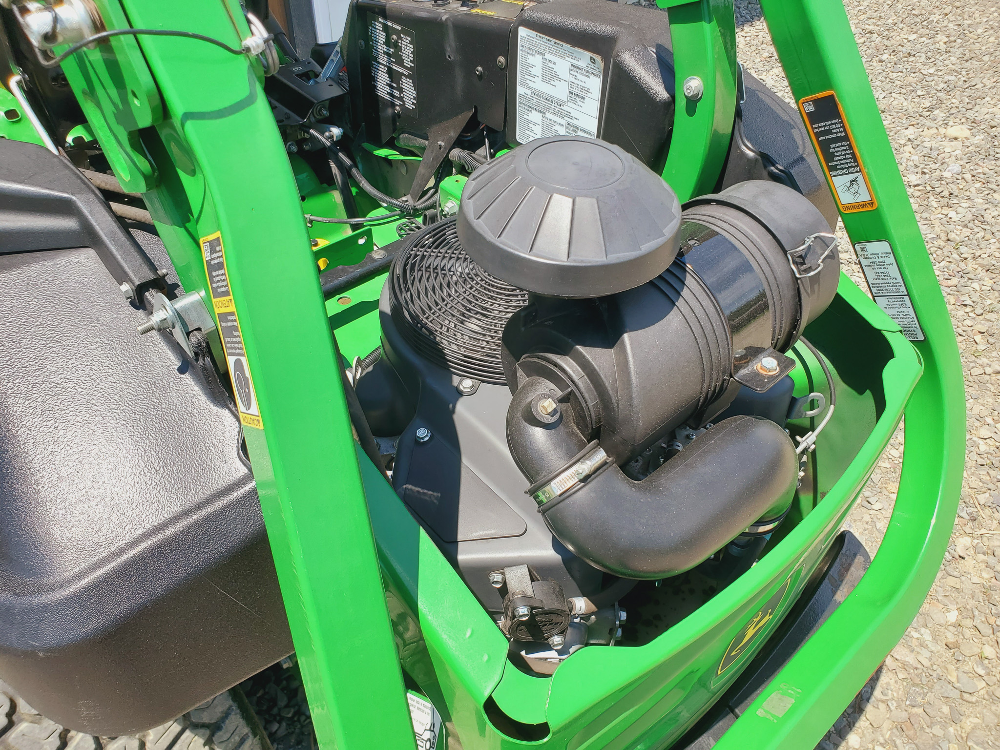 
								2023 John Deere Z930M Commercial Zero Turn Lawn Mower full									