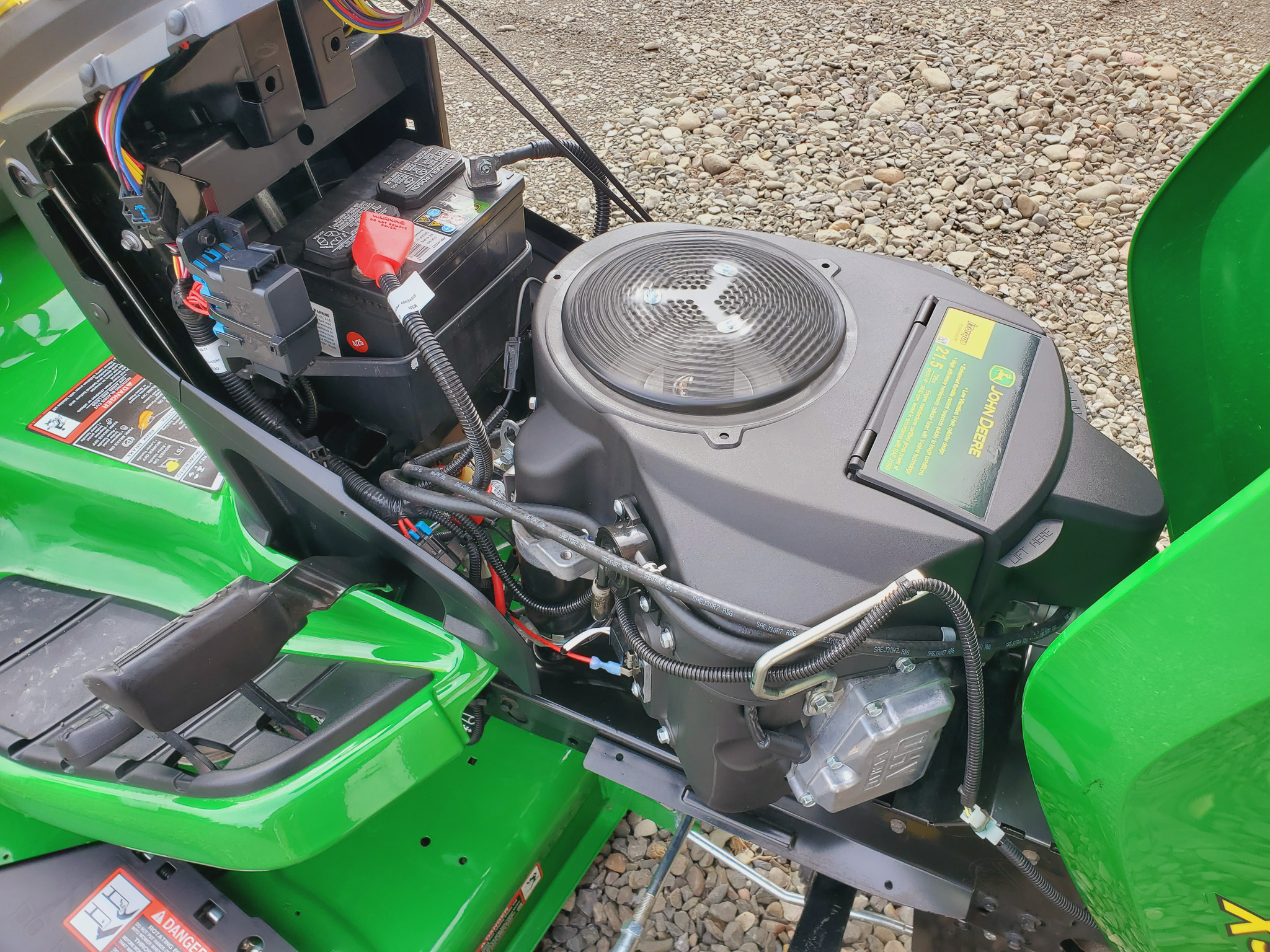 
								2025 John Deere X370 Lawn Tractor Riding Mower full									