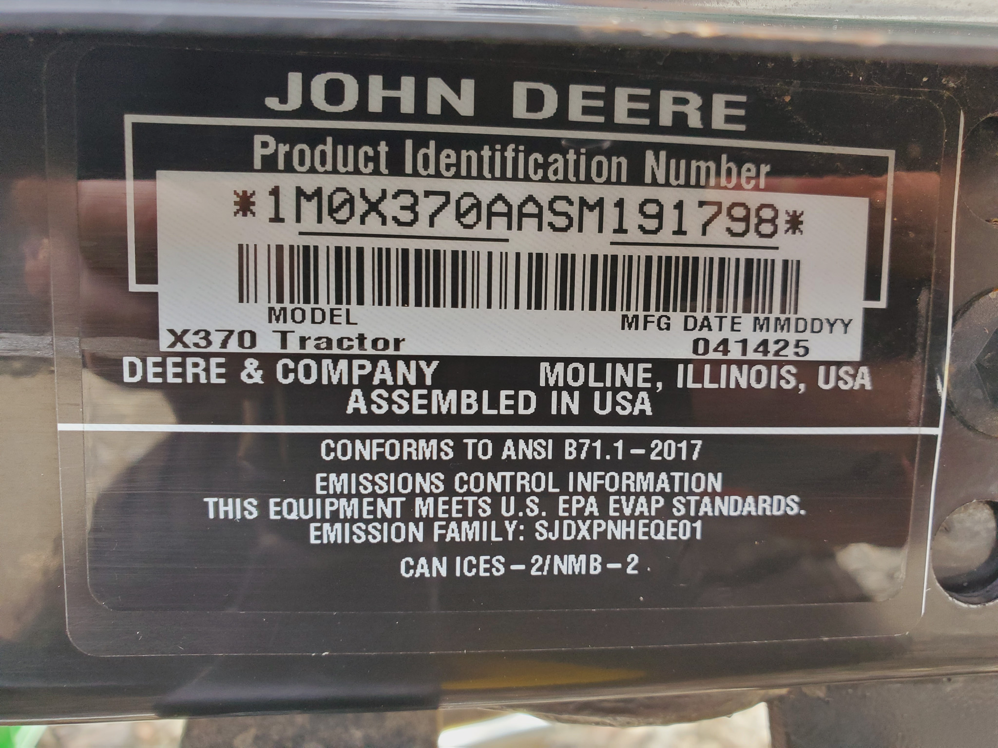 
								2025 John Deere X370 Lawn Tractor Riding Mower full									