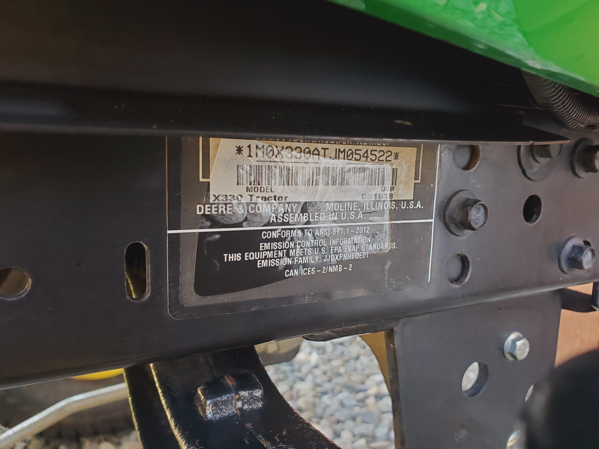 
								2018 John Deere X330 Lawn Tractor Riding Mower full									