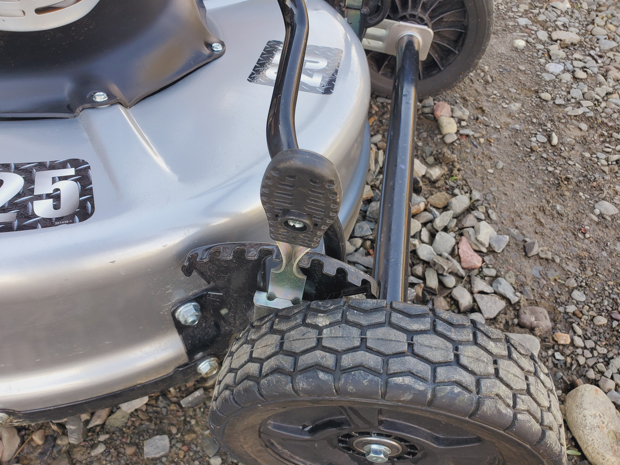 
								2021 Ybravo Bravo Gen II 25″ Commercial Walk Behind Mower full									