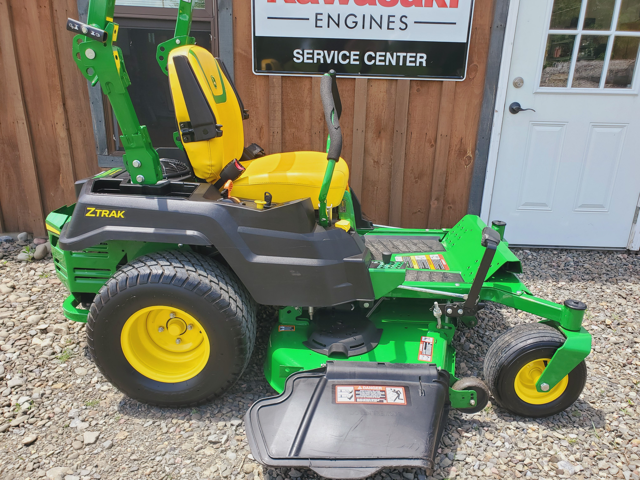 
								Factory Warranty! 2023 John Deere Z530M Zero Turn Lawn Mower full									