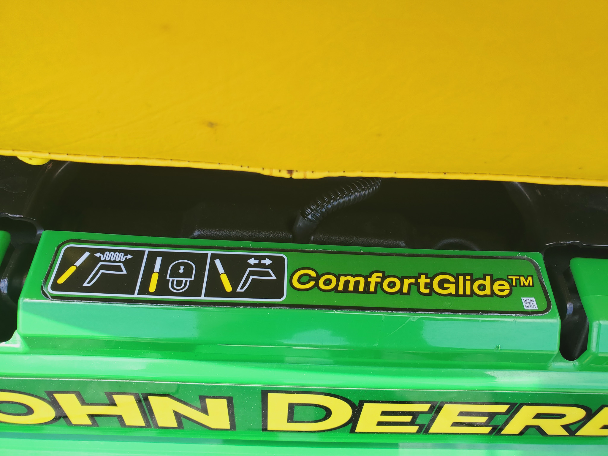 
								Factory Warranty! 2023 John Deere Z530M Zero Turn Lawn Mower full									