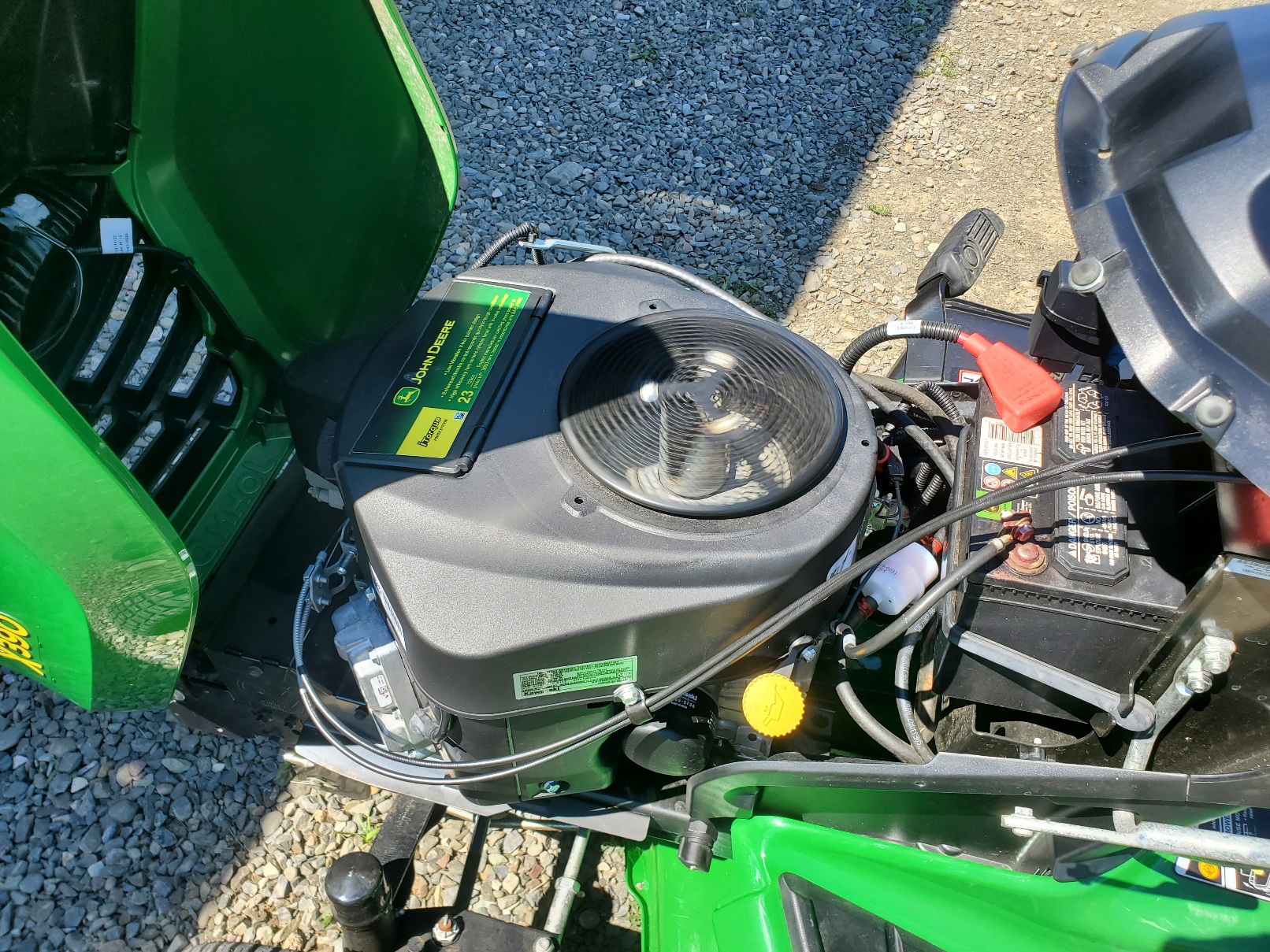 
								2022 John Deere X390 Riding Lawn Mower Tractor full									