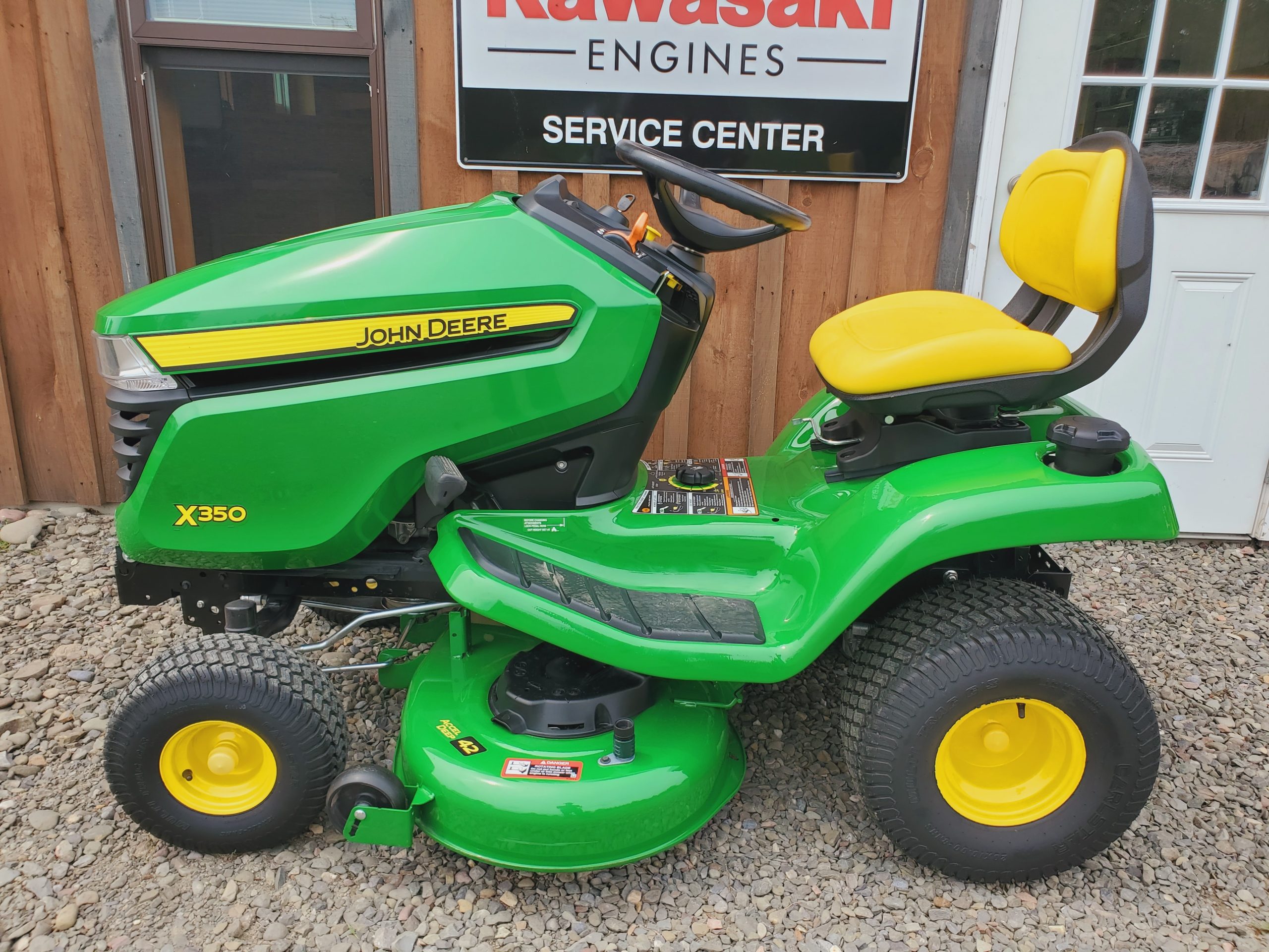 
								2025 John Deere X350 Riding Lawn Mower Tractor full									